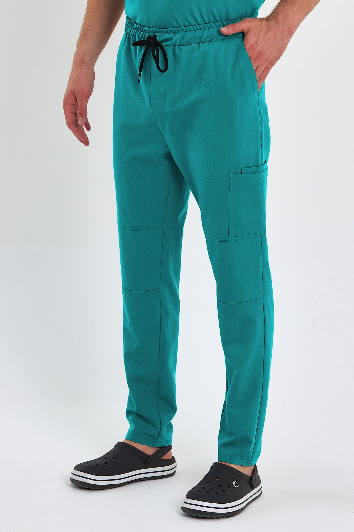 LAME 3004 Luxury Likralı Cerrahi Yeşil Scrubs, Hemşire Forması Diz Ekli Kargo Cepli Pantolon
