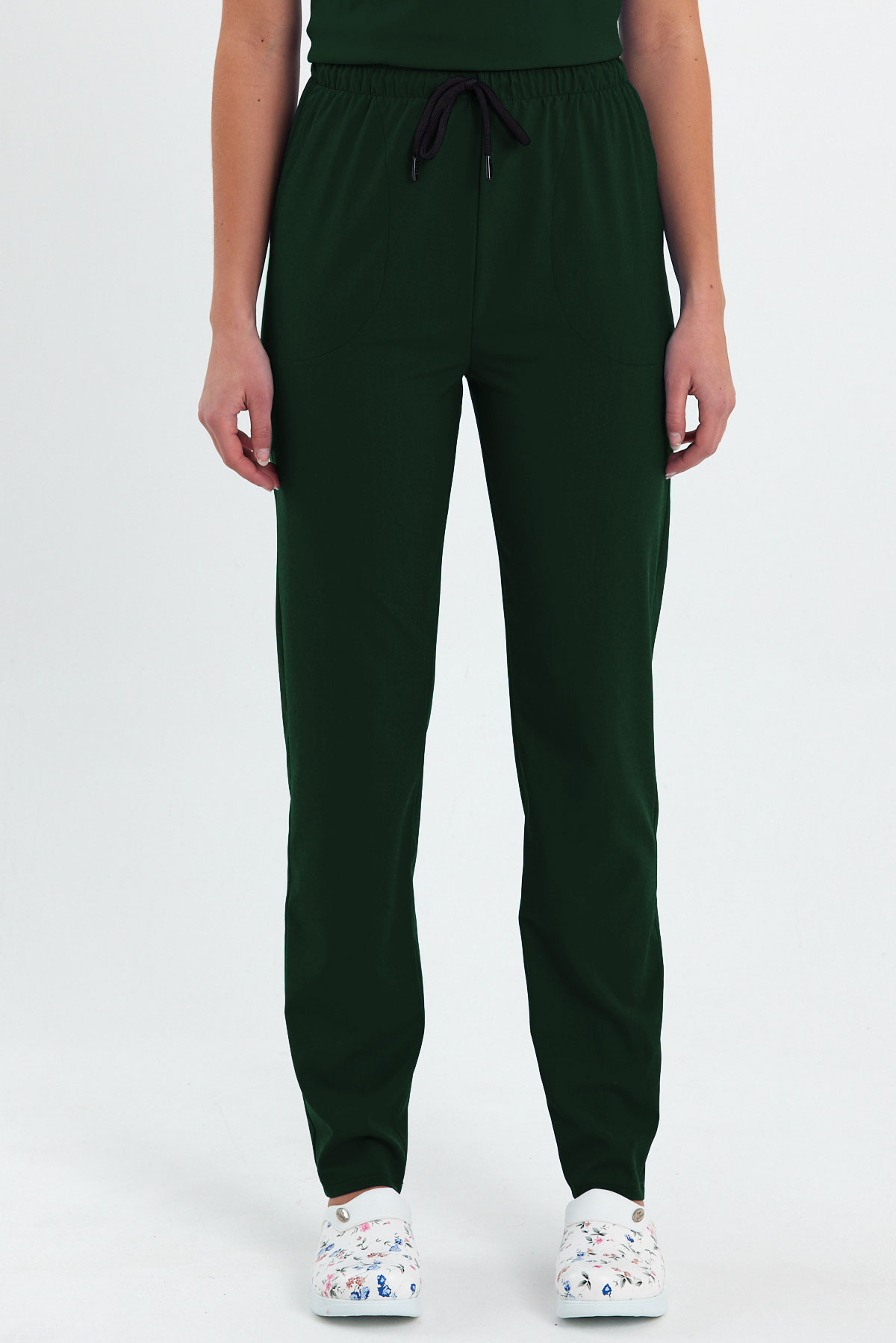 LAME 1009 Basic Likralı Avcı Yeşili Scrubs, Hemşire Forması Klasik Paça Pantolon