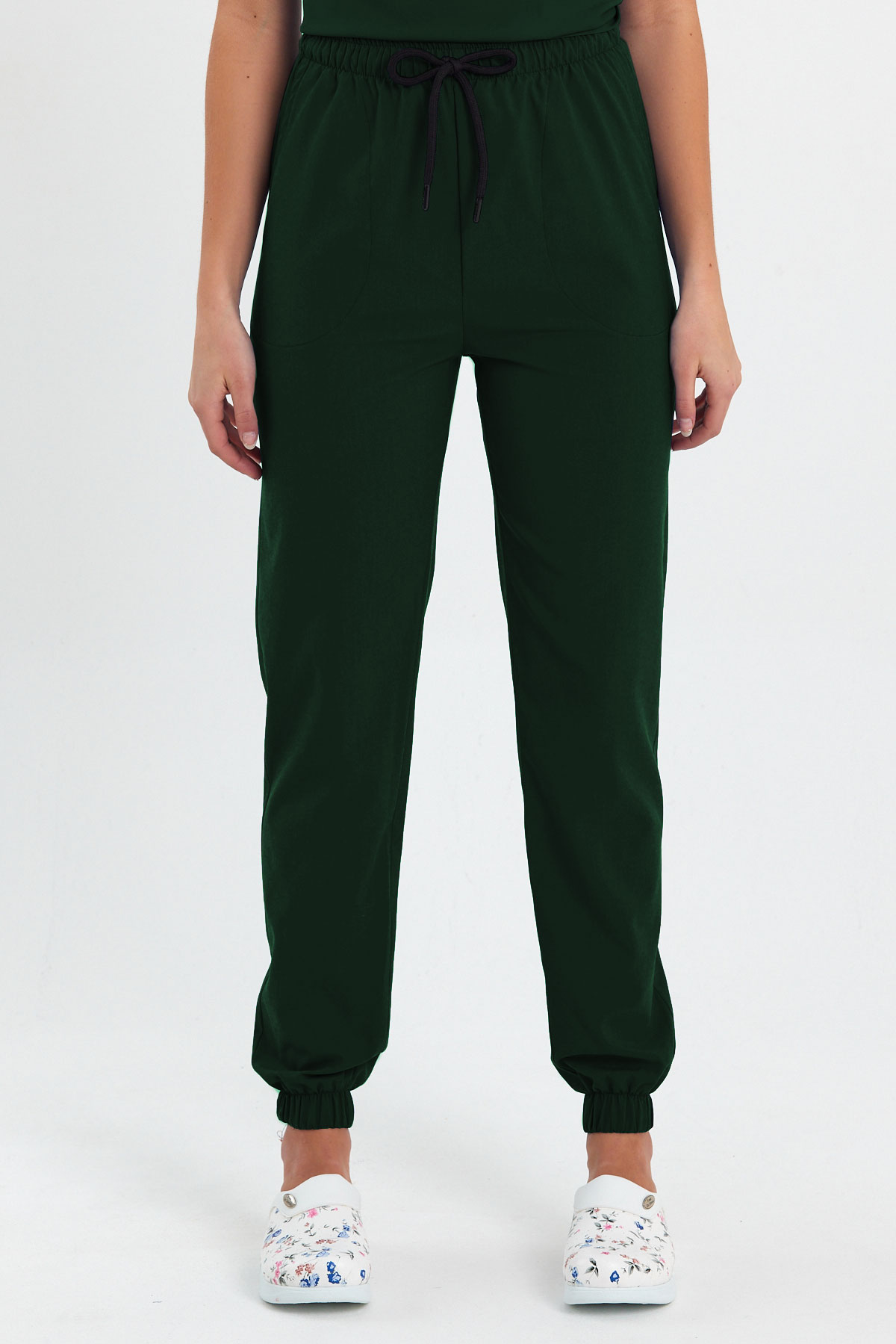 LAME 1010 Basic Likralı Avcı Yeşili Scrubs, Hemşire Forması Lastikli Paça Pantolon
