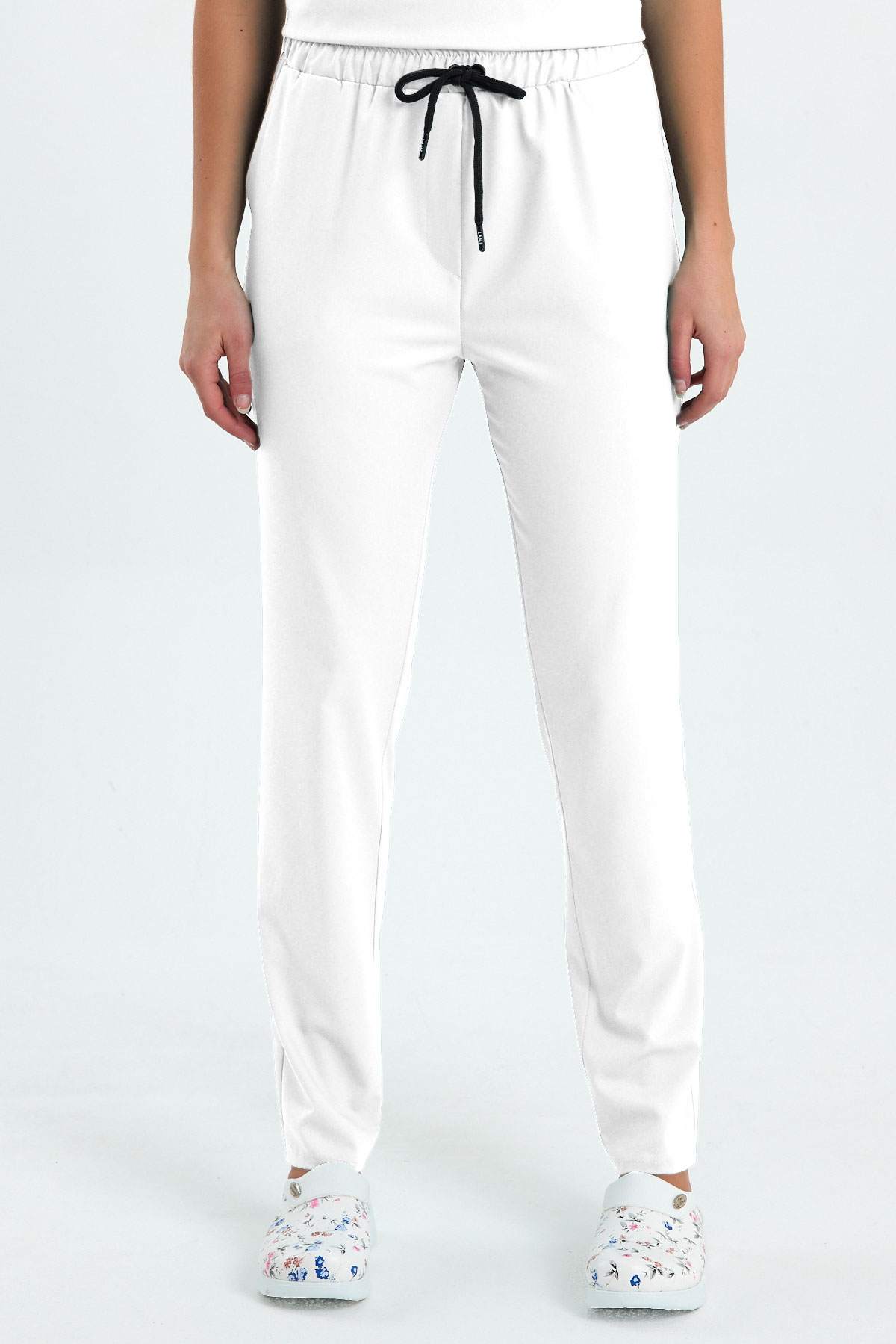 LAME 2005 Premium Likralı Beyaz Scrubs, Hemşire Forması Klasik Paça Pantolon